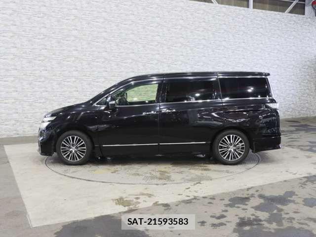 Nissan ELGRAND 2015-06 7784669-11