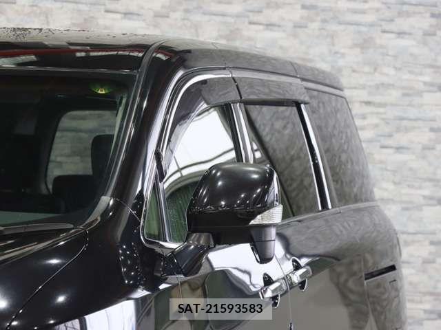 Nissan ELGRAND 2015-06 7784669-17