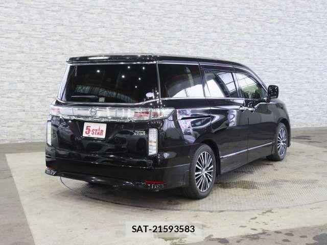 Nissan ELGRAND 2015-06 7784669-18