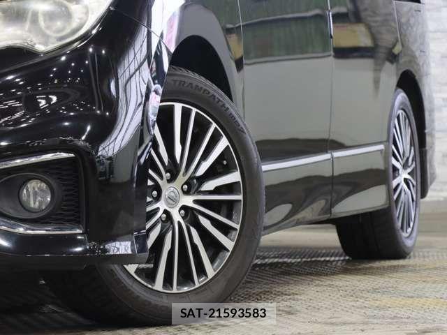 Nissan ELGRAND 2015-06 7784669-19