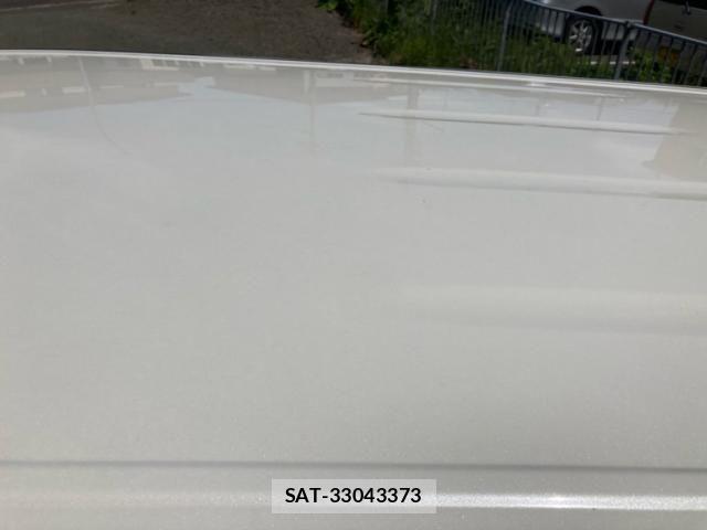 Nissan ELGRAND 2017-08 7784667-14