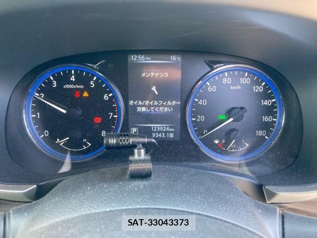 Nissan ELGRAND 2017-08 7784667-18