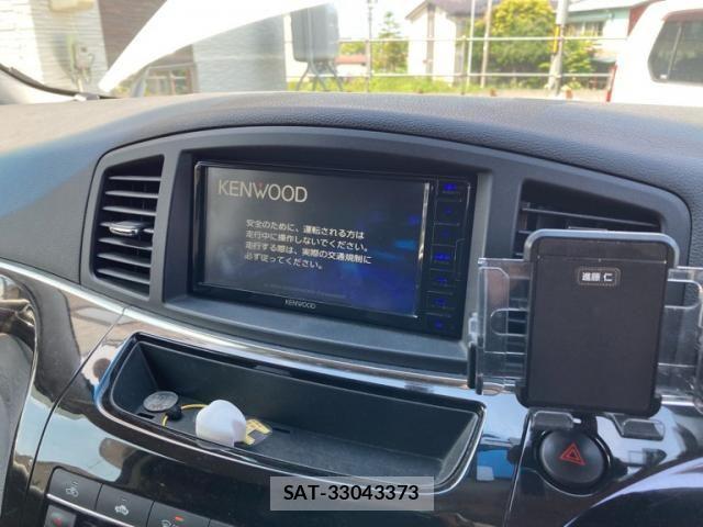 Nissan ELGRAND 2017-08 7784667-19