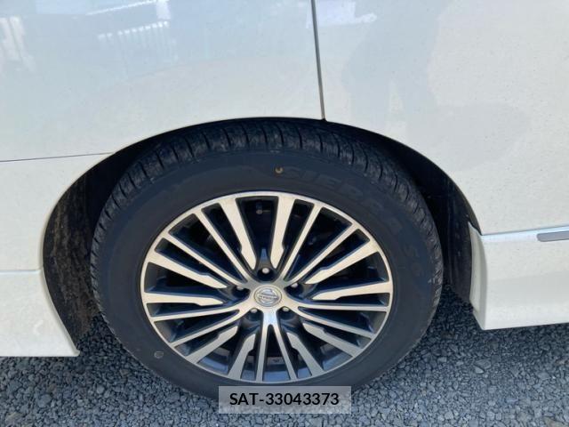 Nissan ELGRAND 2017-08 7784667-6