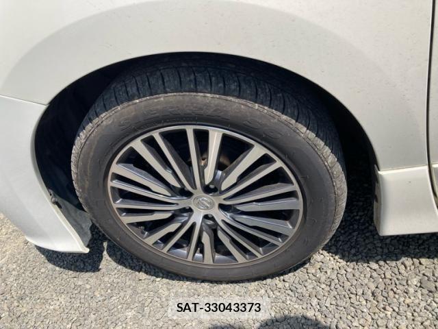 Nissan ELGRAND 2017-08 7784667-8
