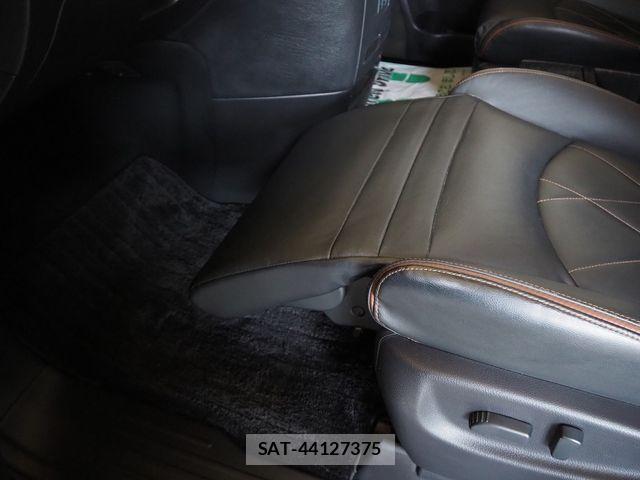 Nissan ELGRAND 2015-05 7784670-23