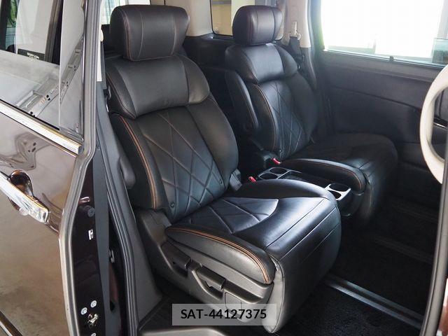 Nissan ELGRAND 2015-05 7784670-24