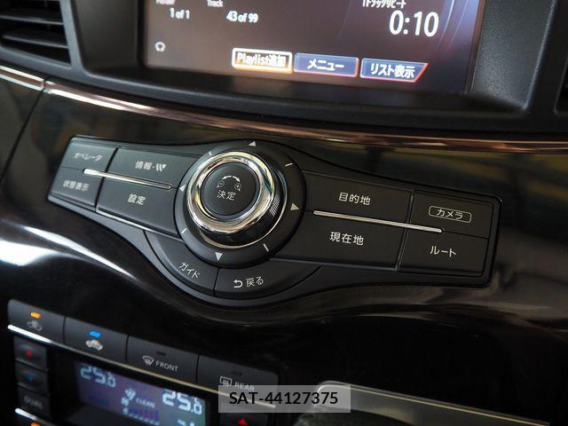 Nissan ELGRAND 2015-05 7784670-27