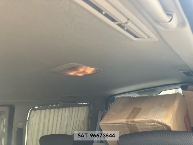 Nissan ELGRAND 2005-12 8035397-13