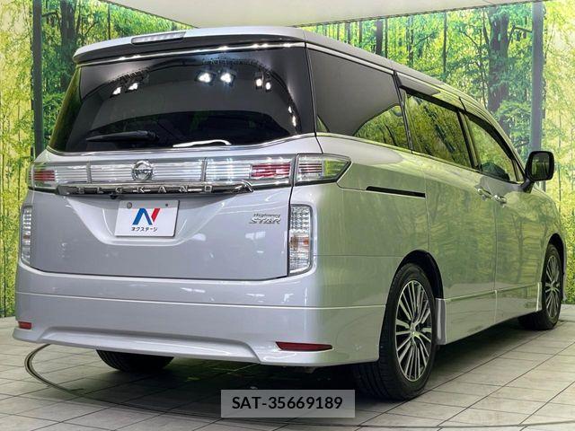 Nissan ELGRAND 2014-04 8035395-16