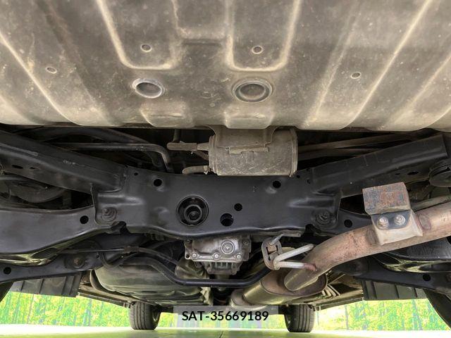 Nissan ELGRAND 2014-04 8035395-18