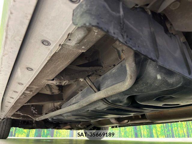Nissan ELGRAND 2014-04 8035395-19