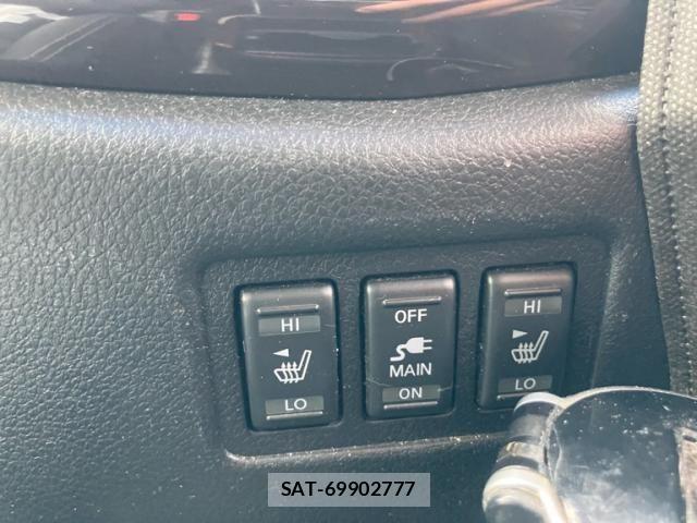 Nissan ELGRAND 2012-08 8073669-17