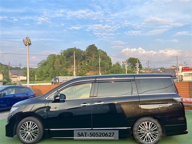 Nissan ELGRAND 2023-10 8099030-16