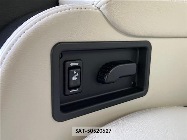 Nissan ELGRAND 2023-10 8099030-26