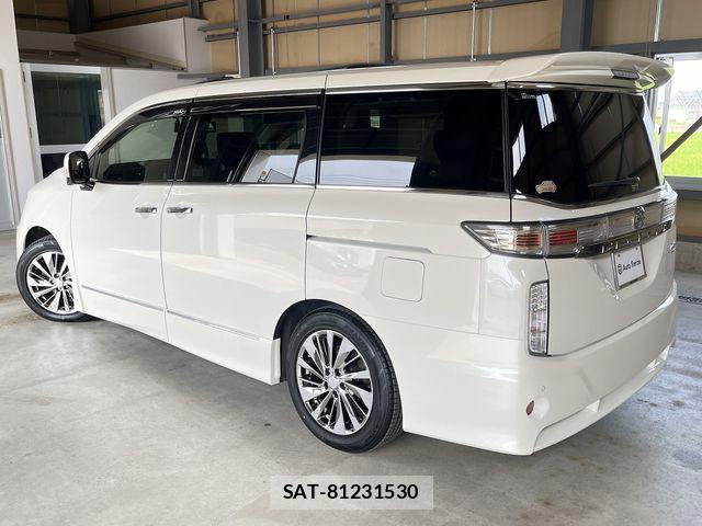 Nissan ELGRAND 2015-07 8207414-4