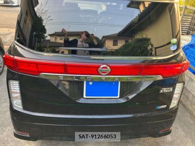 Nissan ELGRAND 2011-03 8207415-4