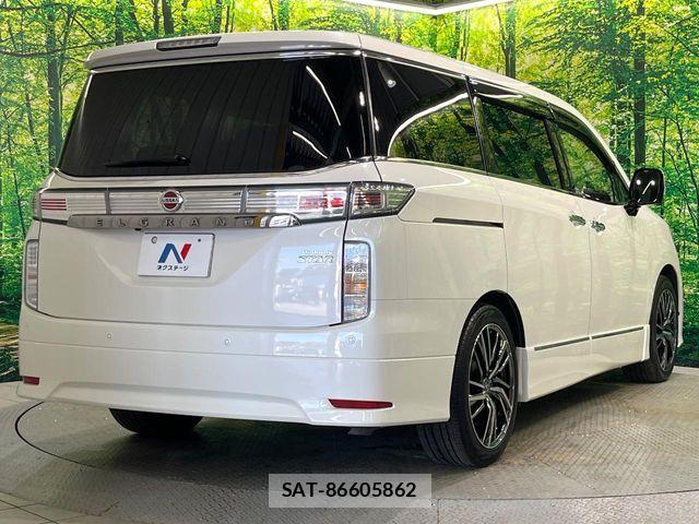Nissan ELGRAND 2015-12 8245145-17