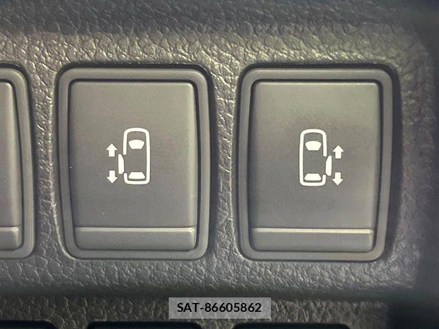 Nissan ELGRAND 2015-12 8245145-6