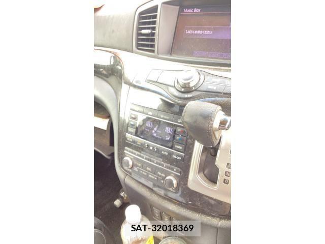 Nissan ELGRAND 2013-09 8245147-15