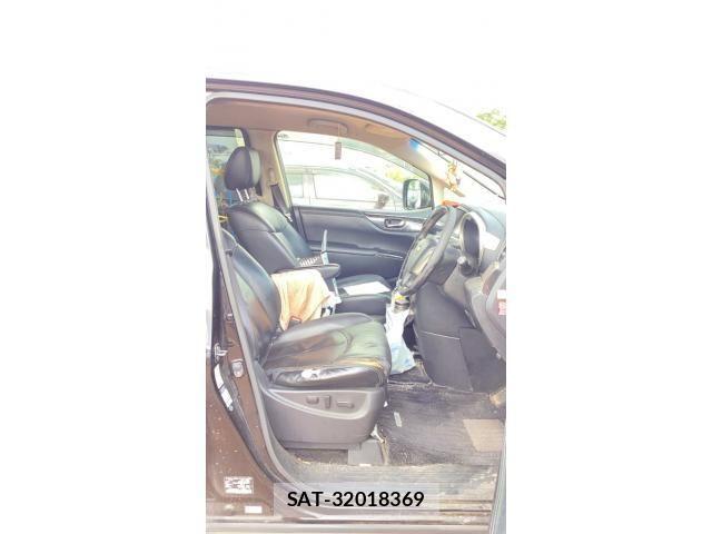 Nissan ELGRAND 2013-09 8245147-7