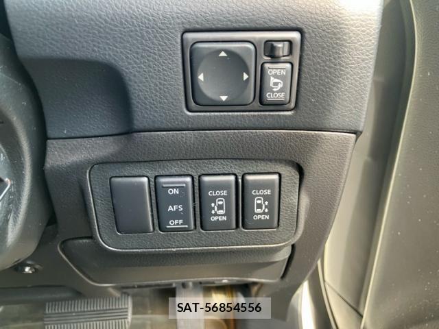 Nissan ELGRAND 2010-04 8314332-17