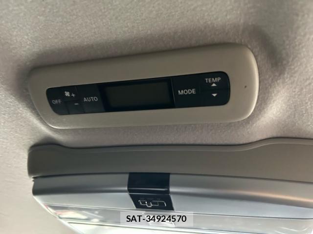 Nissan ELGRAND 2010-08 8314328-15