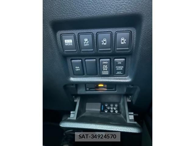 Nissan ELGRAND 2010-08 8314328-23