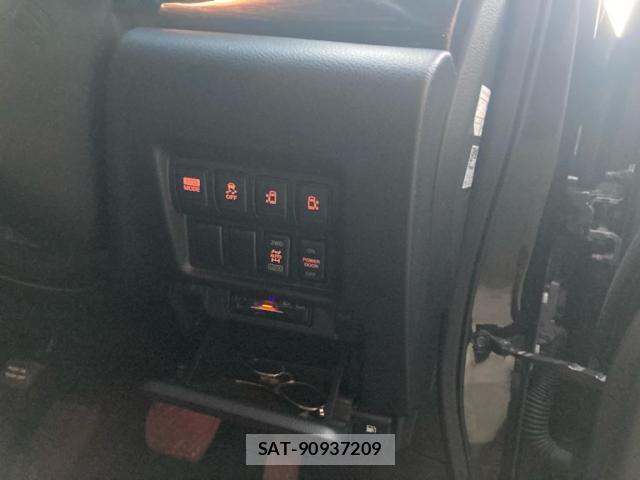 Nissan ELGRAND 2012-02 8314330-19