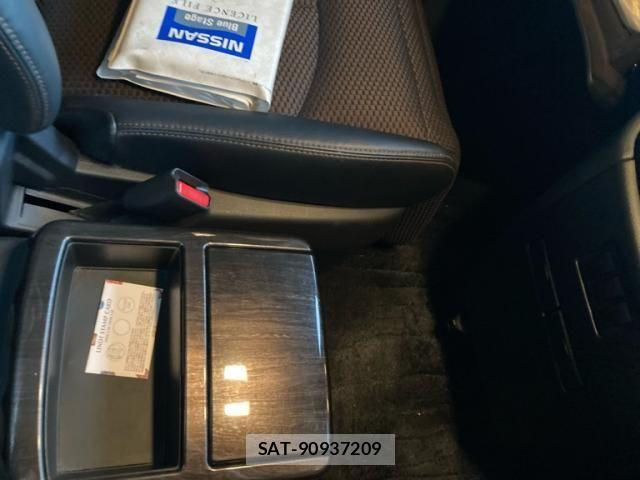 Nissan ELGRAND 2012-02 8314330-27