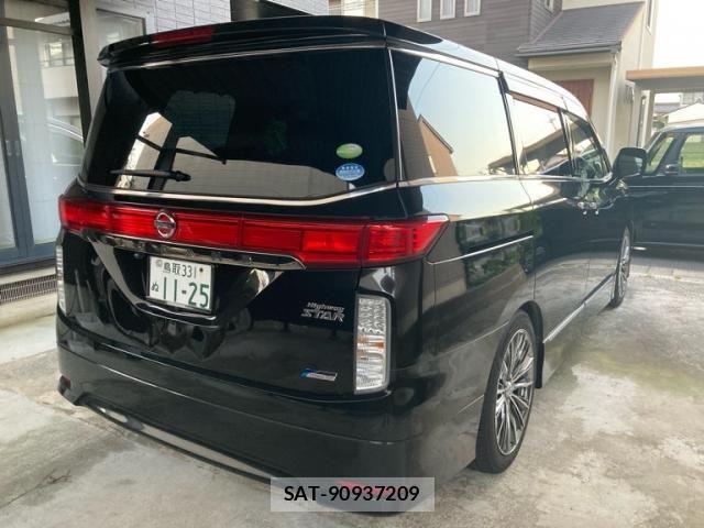 Nissan ELGRAND 2012-02 8314330-2
