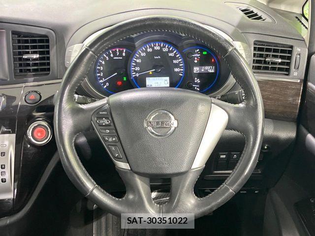 Nissan ELGRAND 2013-07 8335728-11