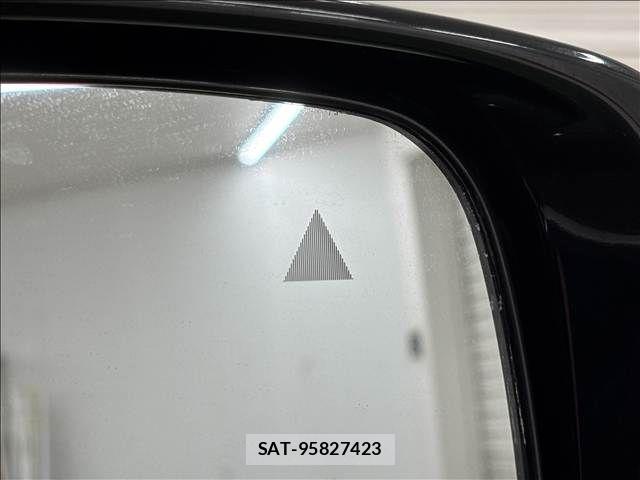 Nissan ELGRAND 2021-07 8335727-8