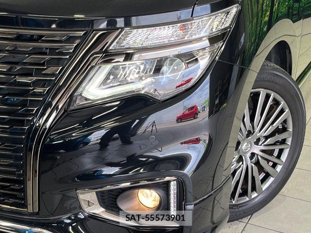 Nissan ELGRAND 2021-08 8335725-12
