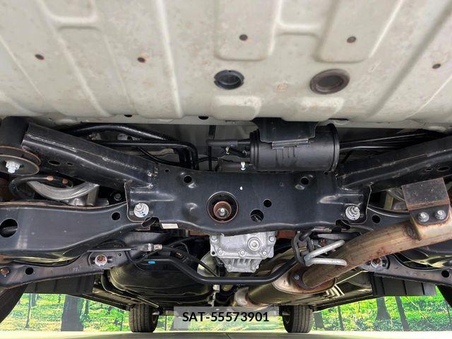 Nissan ELGRAND 2021-08 8335725-19