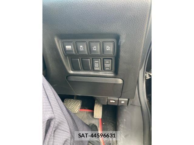 Nissan ELGRAND 2011-07 8335730-12