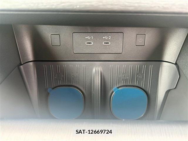 Nissan ELGRAND 2026-08 8365760-9