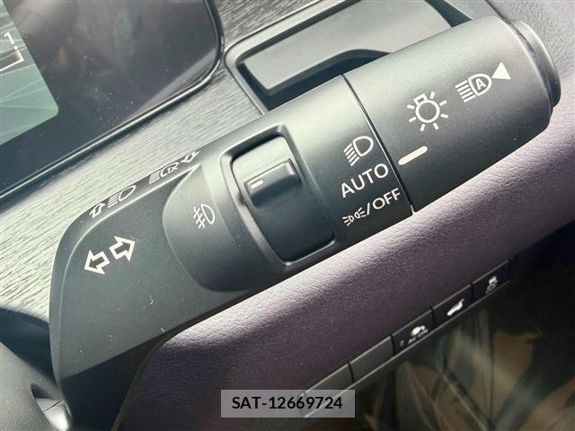 Nissan ELGRAND 2026-08 8365760-14