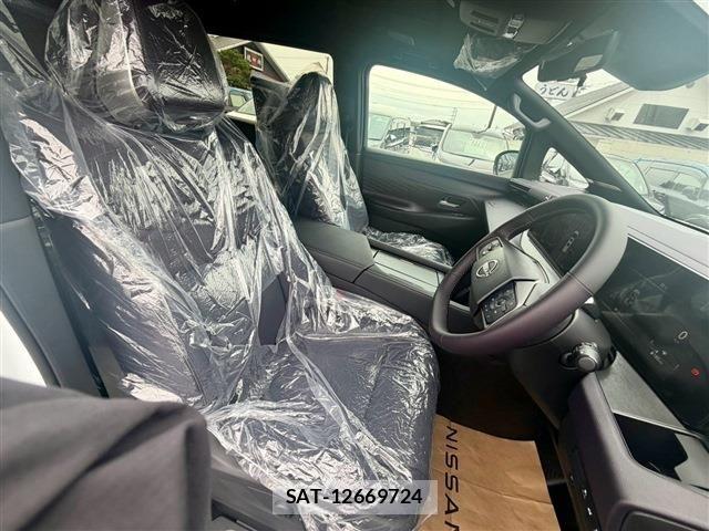 Nissan ELGRAND 2026-08 8365760-24