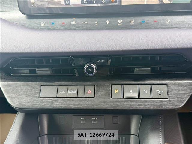Nissan ELGRAND 2026-08 8365760-7