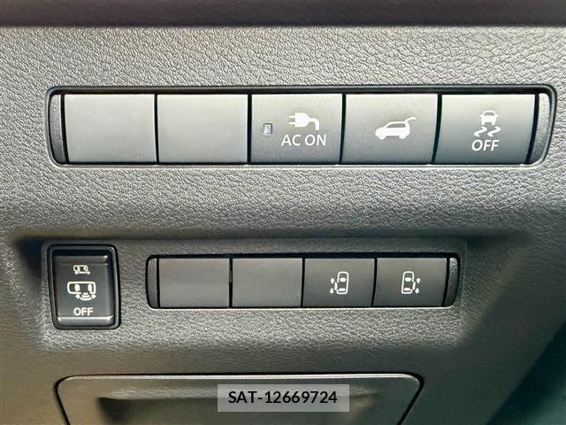 Nissan ELGRAND 2026-08 8365760-8