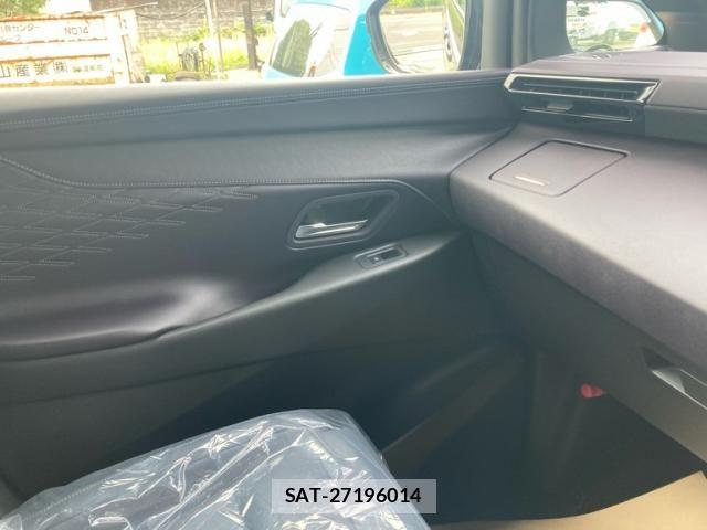 Nissan ELGRAND 2026-07 8365759-26