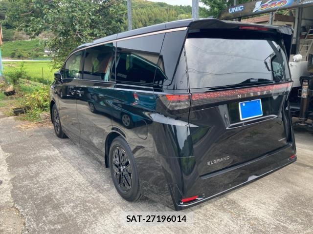Nissan ELGRAND 2026-07 8365759-3