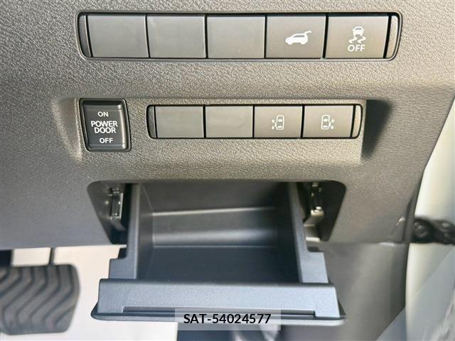 Nissan ELGRAND 2026-08 8365762-9
