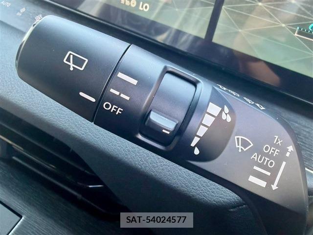 Nissan ELGRAND 2026-08 8365762-13