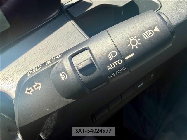 Nissan ELGRAND 2026-08 8365762-14