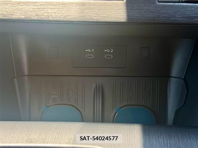 Nissan ELGRAND 2026-08 8365762-16