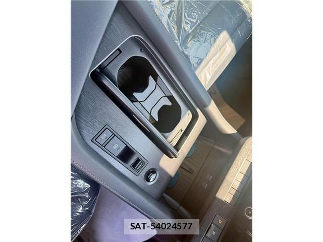 Nissan ELGRAND 2026-08 8365762-17