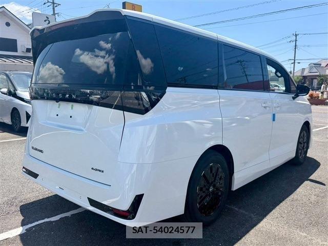 Nissan ELGRAND 2026-08 8365762-2