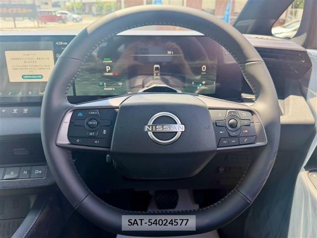 Nissan ELGRAND 2026-08 8365762-3